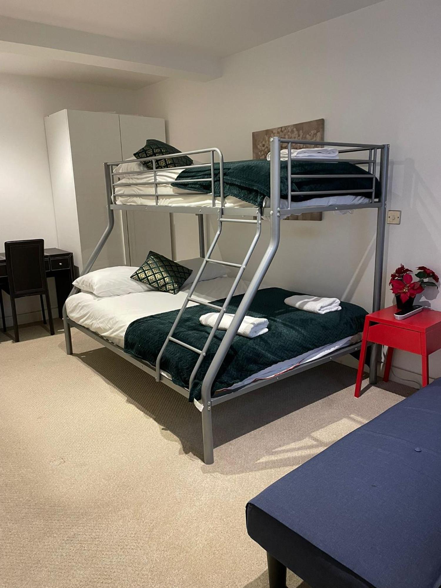 Central Cosy Studio Apartments Лондон Экстерьер фото